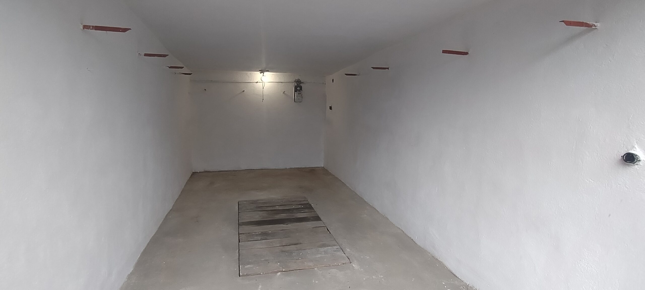 Garaż murowany w zabudowie szeregowej Świdnica ul Słowackiego 18 m2